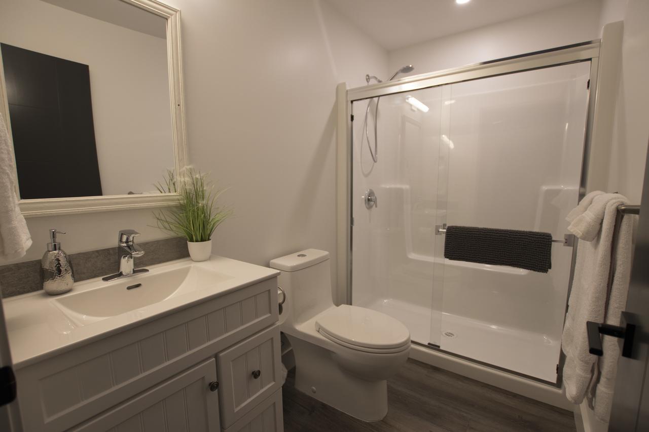 The Burfield Hotel Sun Peaks Ngoại thất bức ảnh