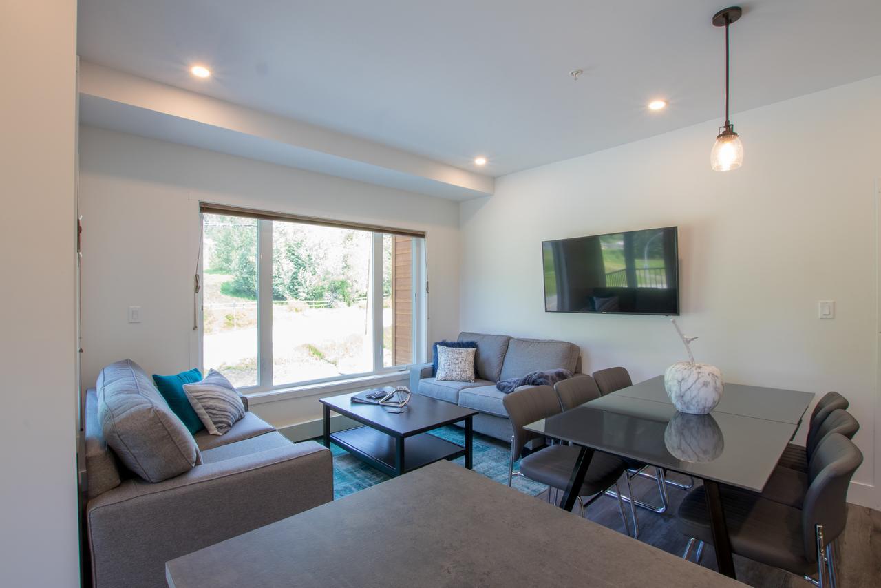 The Burfield Hotel Sun Peaks Ngoại thất bức ảnh