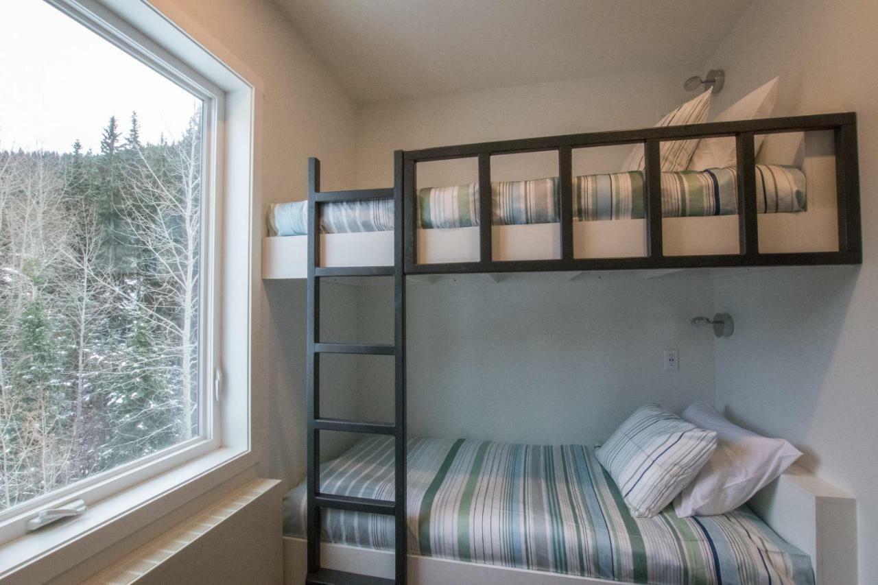 The Burfield Hotel Sun Peaks Ngoại thất bức ảnh